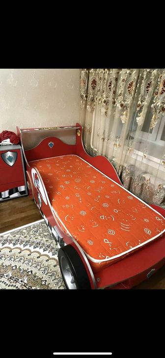 Кровать, шкаф, тумба, стол