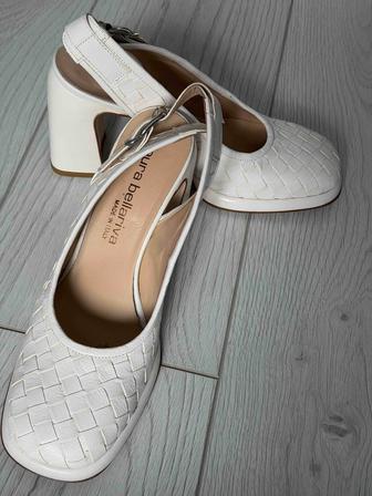 Продам босоножки (Италия)