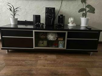 Продаю полку под телевизор