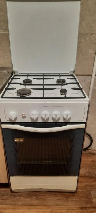 Продам газовую плиту