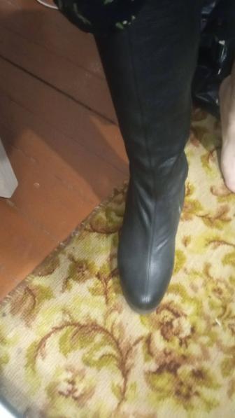 Сапоги зимние ,свиная кожа в отличном состоянии