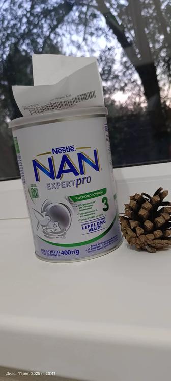 Продам смесь Нан 3