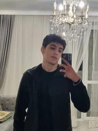 Официант / официантка