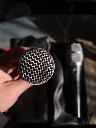 Конденсаторный вокальный микрофон