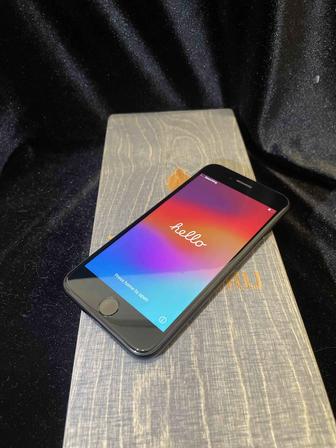 Продаю iPhone SE 2020