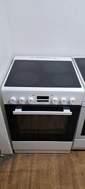 Плита электрическая стекло керамика Hansa