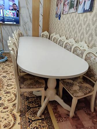 Стол со стульями
