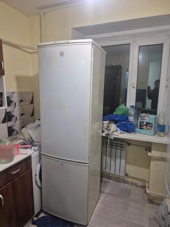 Продаю холодильник