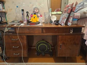 Письменный стол