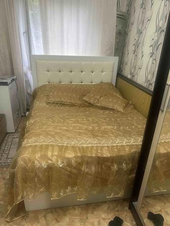 Спальный кровать