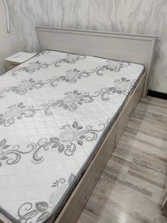 Продам кровать с матрасом