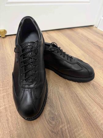 Продам мужские туфли