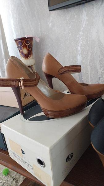 Продам женскую обувь натуральная кожа