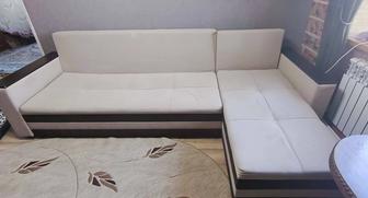 Продается угловой диван в отличном состоянии
