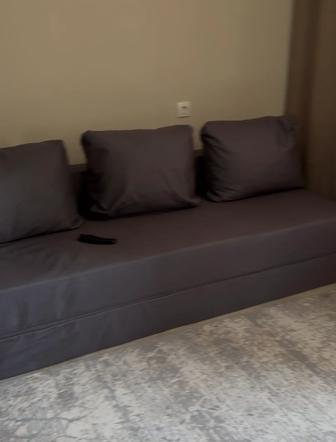 Бескаркасный диван