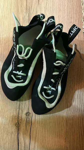 Продам скальники la sportiva абсолютно новые