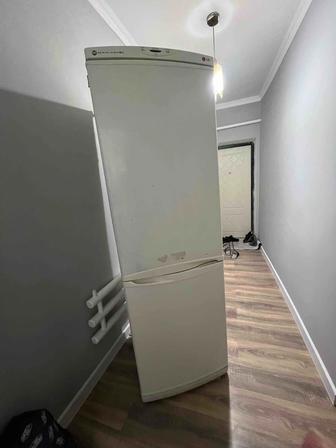 Холодильник LG