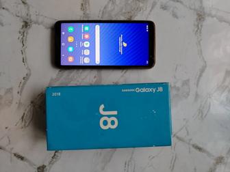 Телефон Samsung J8