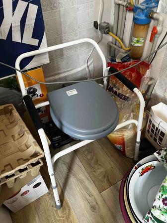 Туалет для инвалидов или людей с ограниченными возможностями