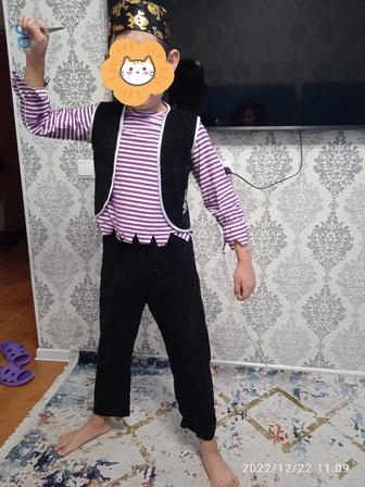 Продам новогодний костюм пирата 6-7лет