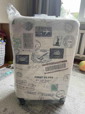 Продам абсолютно новый чемодан