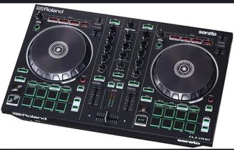 Продам контроллер Roland Dj и наушники Pioneer
