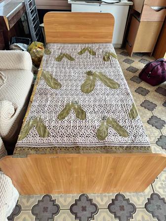 продается кровать