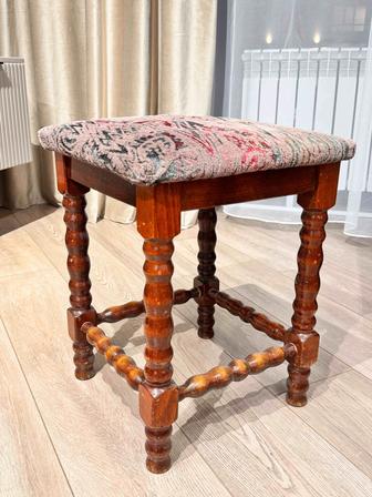 Винтажная европейская банкетка /табуретка Румыния (Sibiu)