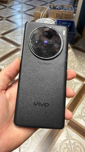 Vivo x100