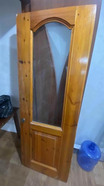 продается дверь со стеклом