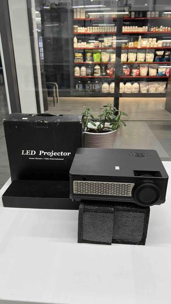 Домашний LED проектор (projector) в отличном состоянии!