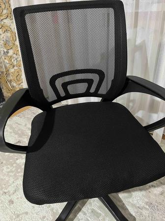 Офисное кресло