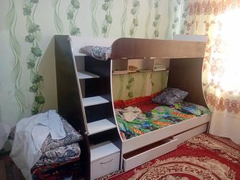 Двухъярусная кровать