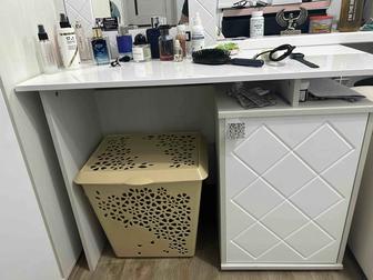 Продам туалетный столик