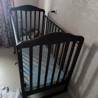 Детская кроватка и бортики в подарок