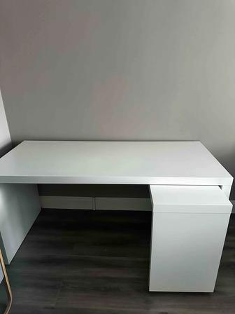 Стол письменный IKEA