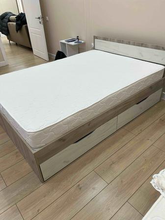 Кровать 1.5 с матрасом