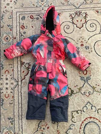 продам куртку для девочки