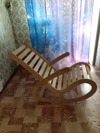 Продам кресло качалку