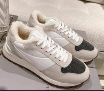 Продам полностью натуральные новые кроссовки