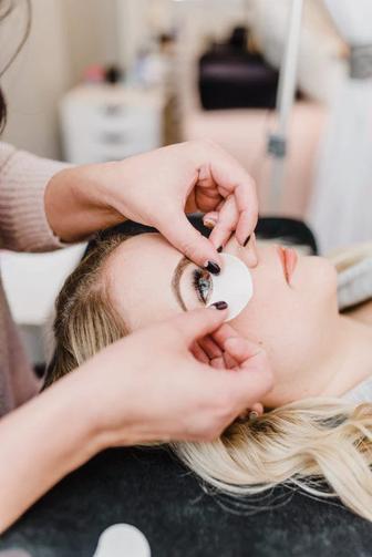 Курс по наращиванию и ламинированию ресниц