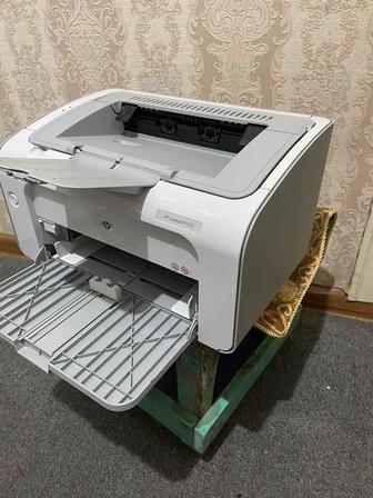 Продам принтер Hp laserjet 1102 в отличном состоянии