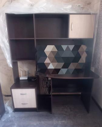 Продам компьютерный стол