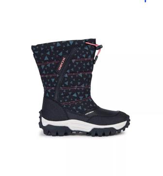 Продам зимниемсапоги фирмы Geox на девочку, новые