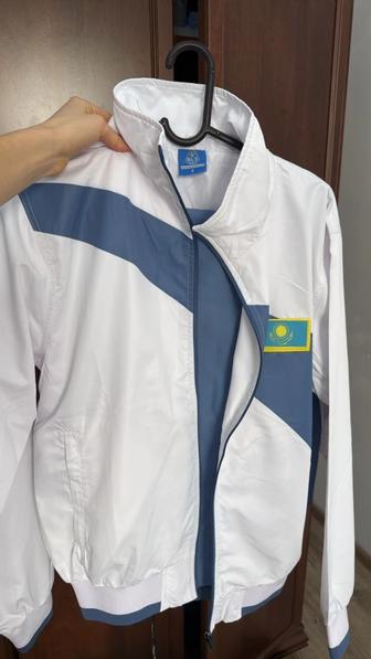 Спортивный костюм на весну