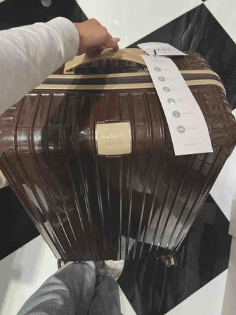 Чемодан новый