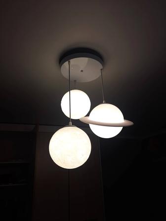 Продам люстру