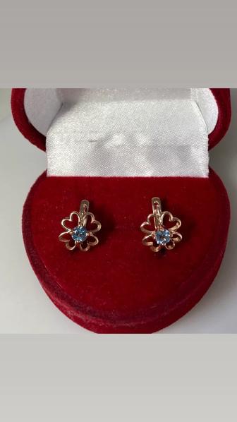 Золотые серьги с топазом
