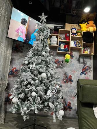 Продам белоснежную елку