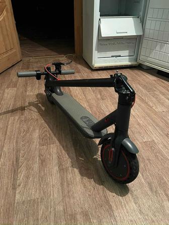 продам электросамокат Aovopro es80